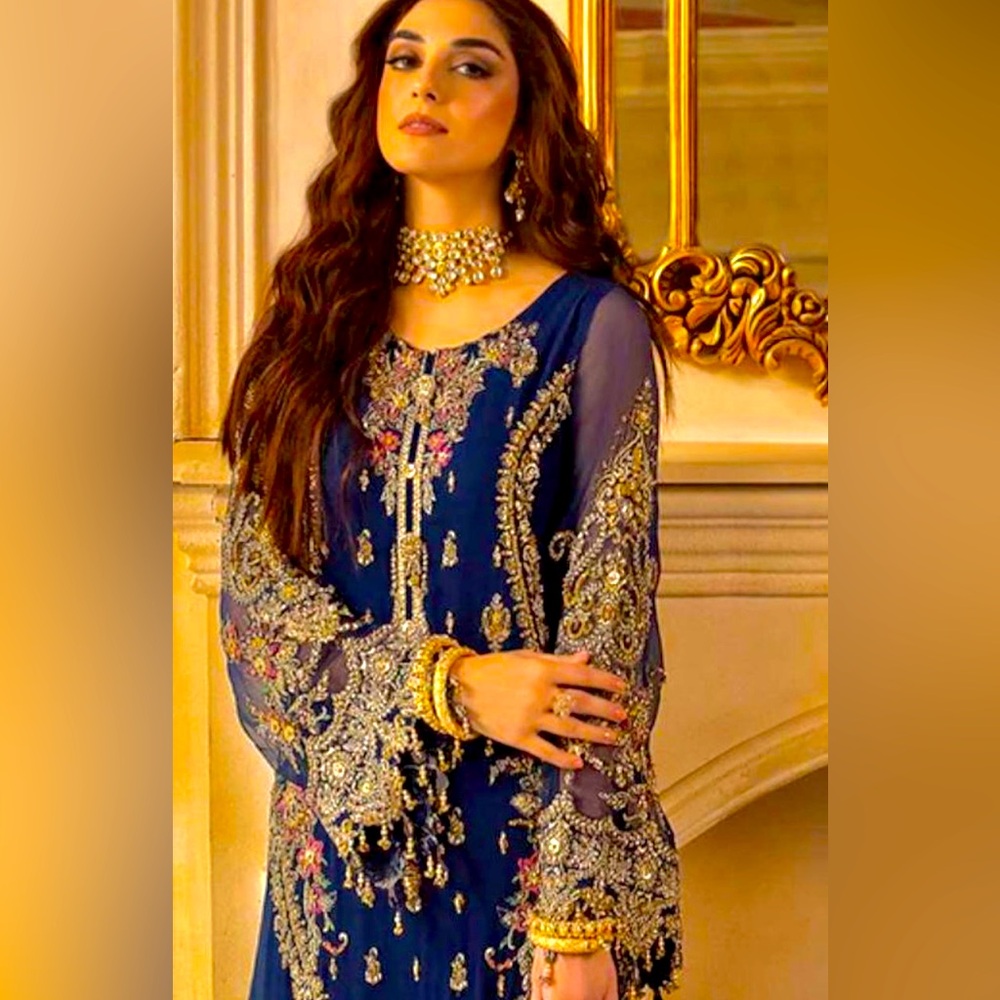Designer  luxury chiffon! Embroidered S sz 36